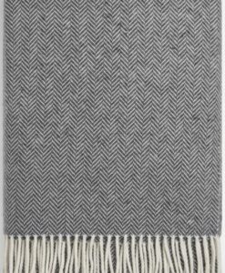 Wool blanket with fringes - Image 8
