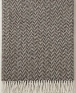 Wool blanket with fringes - Image 10